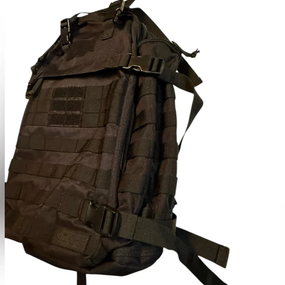 High End Highland Tactical Black Men's Heavy Duty Backpack MINT - Picture 2 of 12